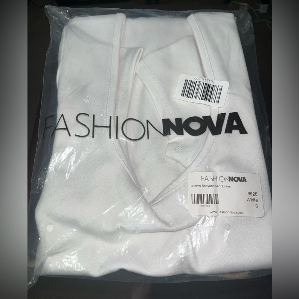 NWT Fashion Nova White Justyn Bodycon Mini Dress Women’s Small
